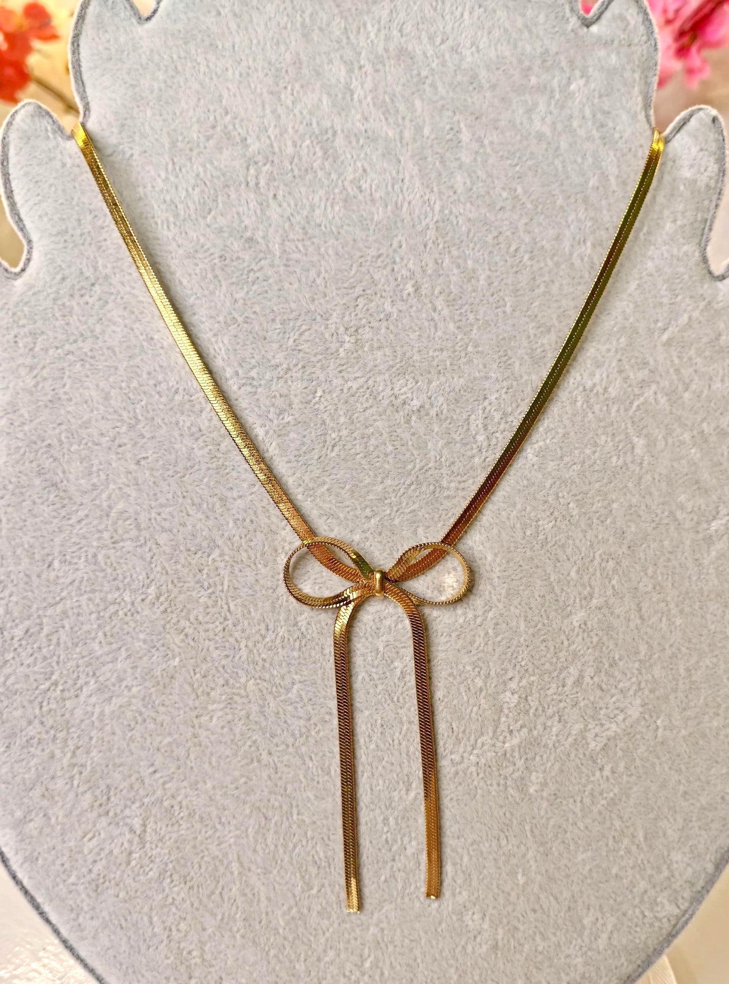 Bow Necklace