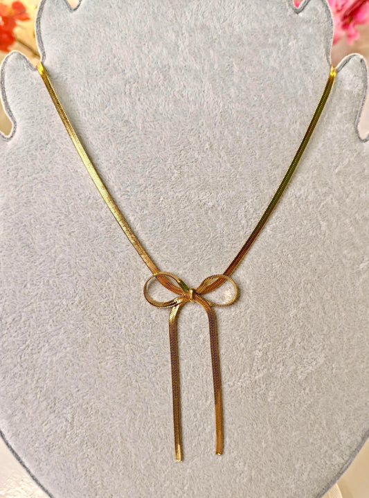 Bow Necklace