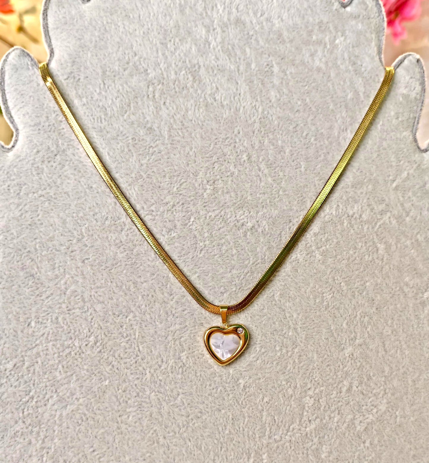 Simple White Heart Stone Necklace