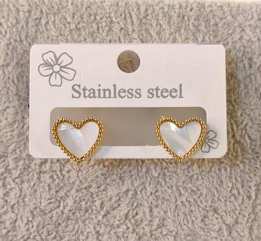whit heart earrings