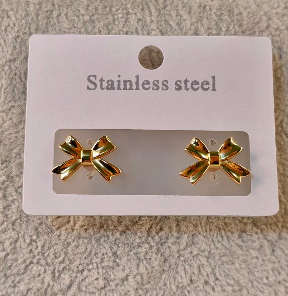 Simple bow earrings