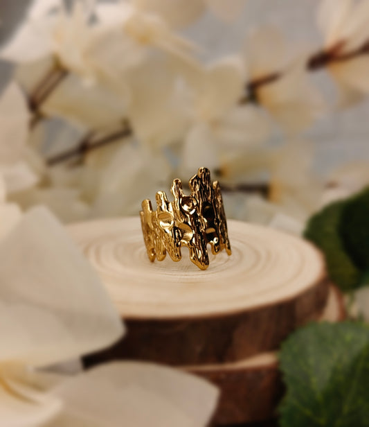 Wide Tree Branch Ring